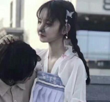  女生肚肚好痛,傻子才回多喝热水,看看啥叫高情商回复