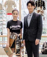  窦骁恋情曝光与神秘长发美女电梯拥吻似热恋