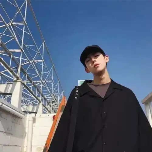 头像想买的衣服很贵想去的地方很远 头像想买的衣服很贵想去的地方很远