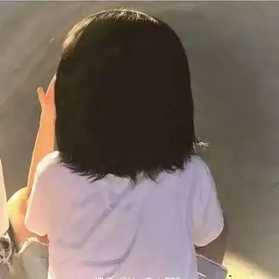 情侣头像女朋友不是人不