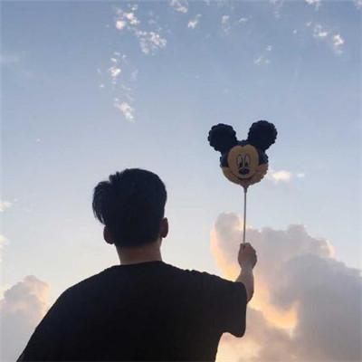  时尚潮流情侣头像图片爱情让自己忘记悲伤