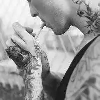  纹身男壁纸个性网版微信头像图片大全