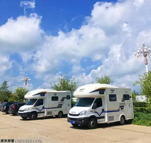  客车动态