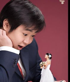  奇闻逗比情侣创意婚纱照走红网络,掀裙子不算什么,还有拔头发