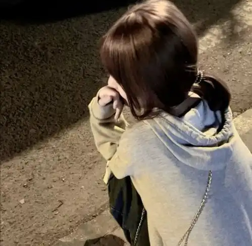 深夜emo女生头像 深夜emo女生头像