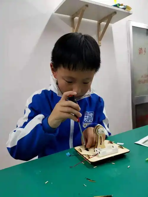  少年们的选修课3科技创客实操类课程