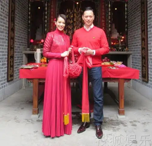 分手六年的曾经明星情侣,胡杏儿已经到处炫娃,他还在不停换女友 分手六年的曾经明星情侣,胡杏儿已经到处炫娃,他还在不停换女友