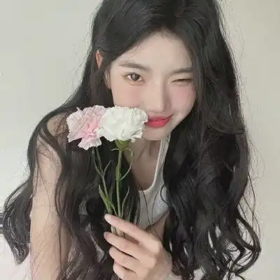  氛围感十足的纯欲女生好看的头像我们普通又独特千篇一律又不可复制