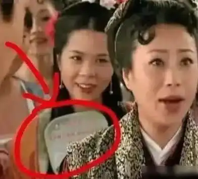 穿帮镜头周星驰我忍了,古代的扇子怎么这样 穿帮镜头周星驰我忍了,古代的扇子怎么这样
