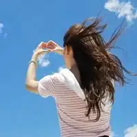  qq头像爱心手势