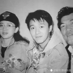  你也喜欢周星驰的话那我们就是朋友喏,头像壁纸都给你嘛