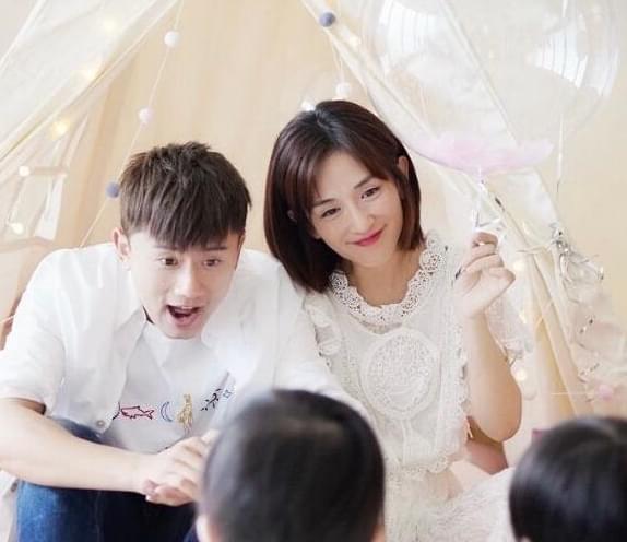  谢娜大女儿文静,小女儿活泼可爱,明眼人都能看出她偏心小女儿