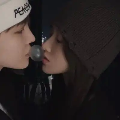 情侣头像一男一女帅句子