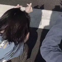  哥哥,你再帮我捉一只萤火虫好不好呀