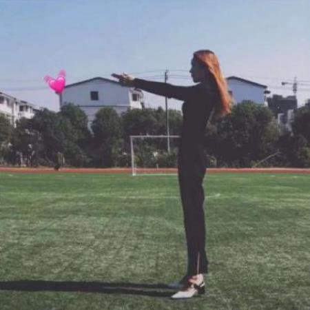  被爱心击中的情侣个性头像一男一女
