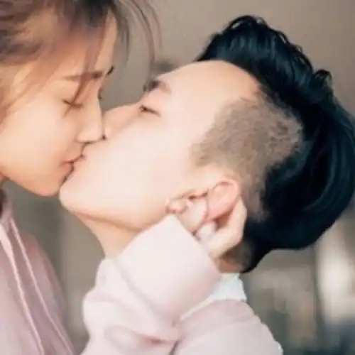  女人动了情才会有这些行为,中两条以上,说明你爱对人了