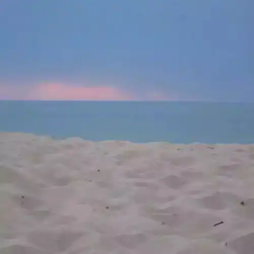  恩怨是非都是虚幻,抵不过海阔天空的美好