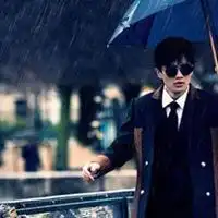  雨幕丅邂逅的头像图片