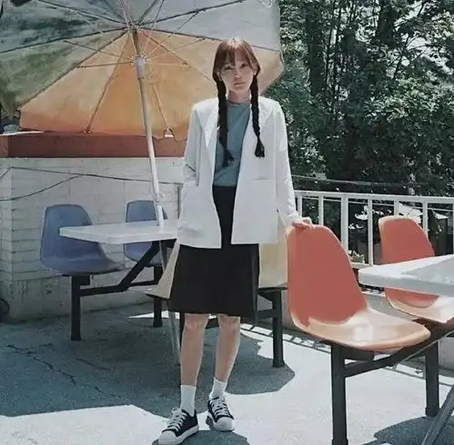 情侣头像清冷红裙