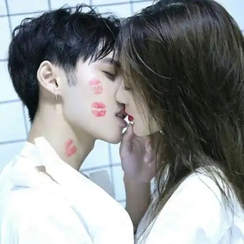 恋爱一百天,12星座给女票的惊喜,金牛送零食,而摩羯浪漫腾讯网 恋爱一百天,12星座给女票的惊喜,金牛送零食,而摩羯浪漫腾讯网