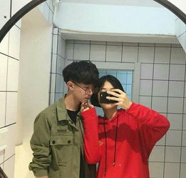  帮我找找这张情侣图片的另一个