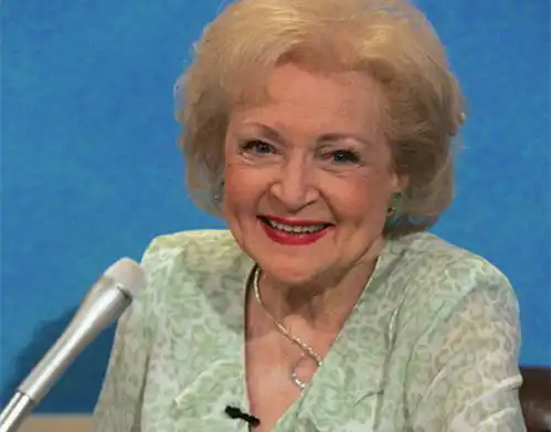  著名影星贝蒂怀特离世,享年99,曾是好莱坞行走的传奇