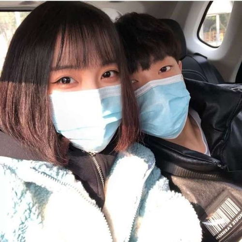 ins头像情侣一左一右侧颜