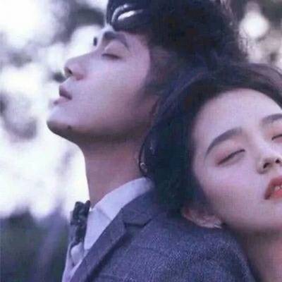  可爱情侣双人一图头像情侣头像一人一半分开