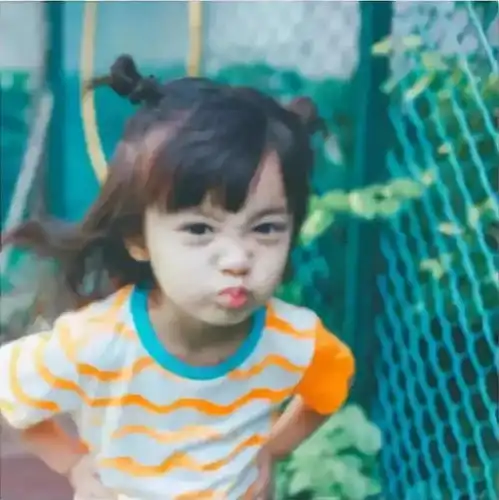  看了戚薇女儿我才知道,内在美的孩子,有多讨人喜欢