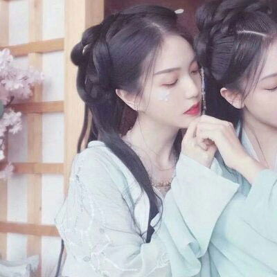 最火头像情侣一左一右图