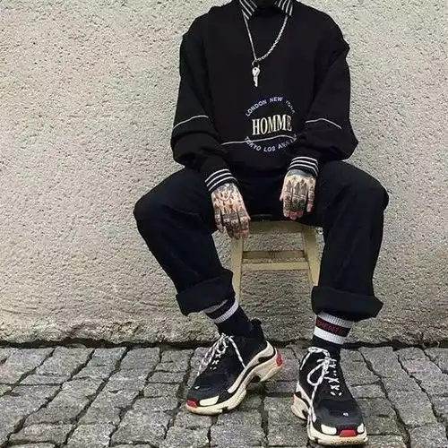 运动风怎么优雅帅气这几件单品让你迅速入门 运动风怎么优雅帅气这几件单品让你迅速入门