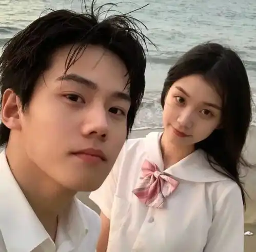  简单不俗气的官宣文案