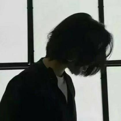  qq情侣头像黑白一男一女高冷,满脑子都是你
