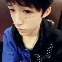 2015最新情侣头像一对两张,男生穿黑衣服,女生穿白衣服的 2015最新情侣头像一对两张,男生穿黑衣服,女生穿白衣服的