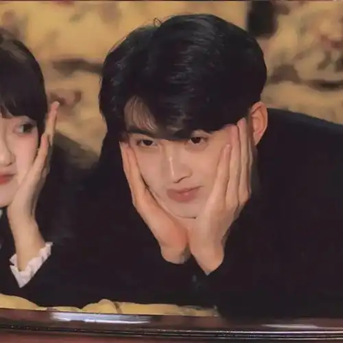  浪漫至上的甜蜜情侣头像