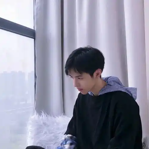 很成熟的情侣头像男性