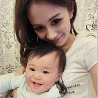  情侣头像抱小孩的这对男女叫什么