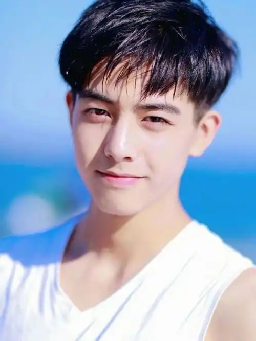  合影杀手宋威龙,无论何种状态拍照永远是意气风发的少年