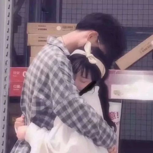  情侣头像l人类最无聊的脑活动之一思考别人怎么看自己