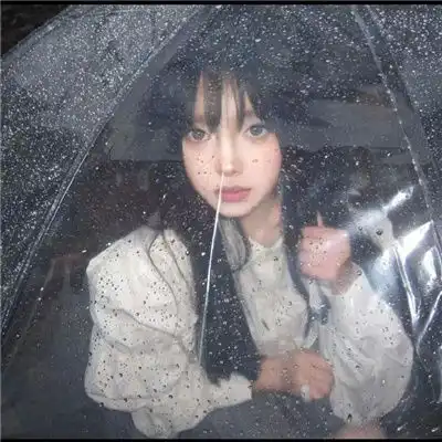  带有一丝伤感的撑伞女头雨中撑伞爆漂亮的女头合集