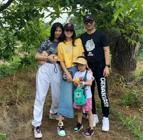  马伊琍的女儿,孙莉的女儿,章子怡的女儿,看到她的组团出道吧,爆红那种