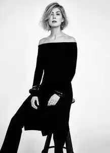 外媒晒2015电影圈年终成绩单看好莱坞影片影人红与黑 外媒晒2015电影圈年终成绩单看好莱坞影片影人红与黑