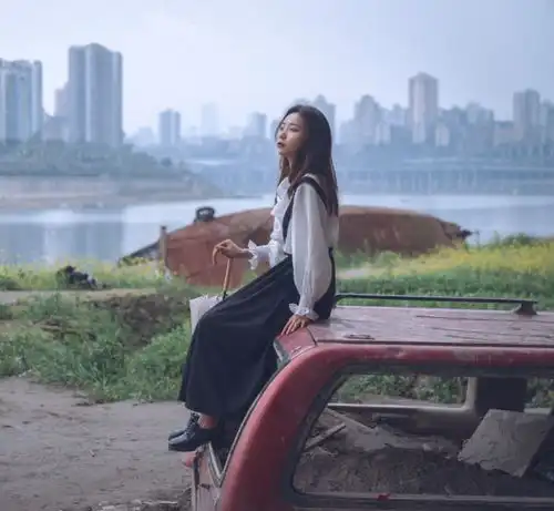  老婆骗走所有家产,居然在外养野男人,要么离婚要么还钱让人痛苦