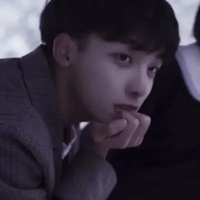  2021最热门的高清成熟的男生头像人世间的很多相遇都太多余了