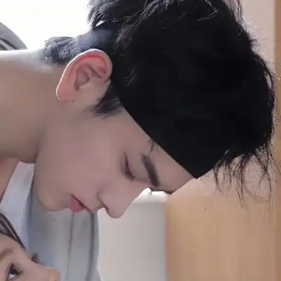  2023爱意正浓情侣头像