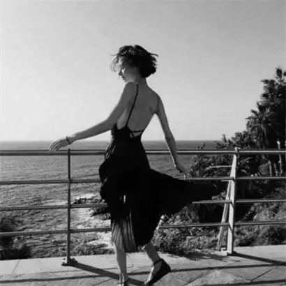 女生头像欧美黑白,带着你的谎言一个人过吧 女生头像欧美黑白,带着你的谎言一个人过吧