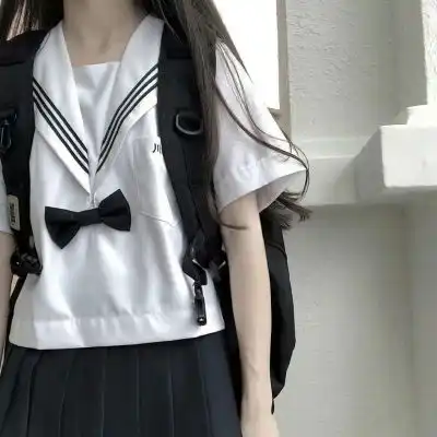  尝尽人间疾苦还要拼命留下温柔