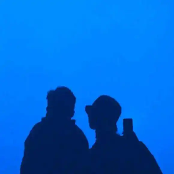 情侣头像黑色头像带字佛