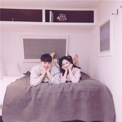  qq头像情侣一男一女,你从未走出我的思念