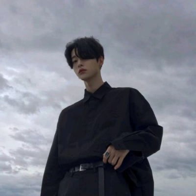  江芸高冷男生头像